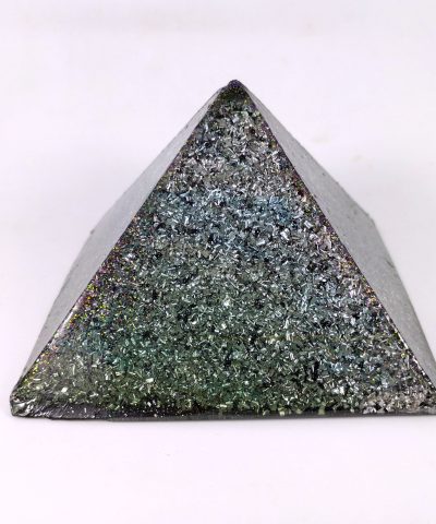 Pirámide de orgonita pura azul
