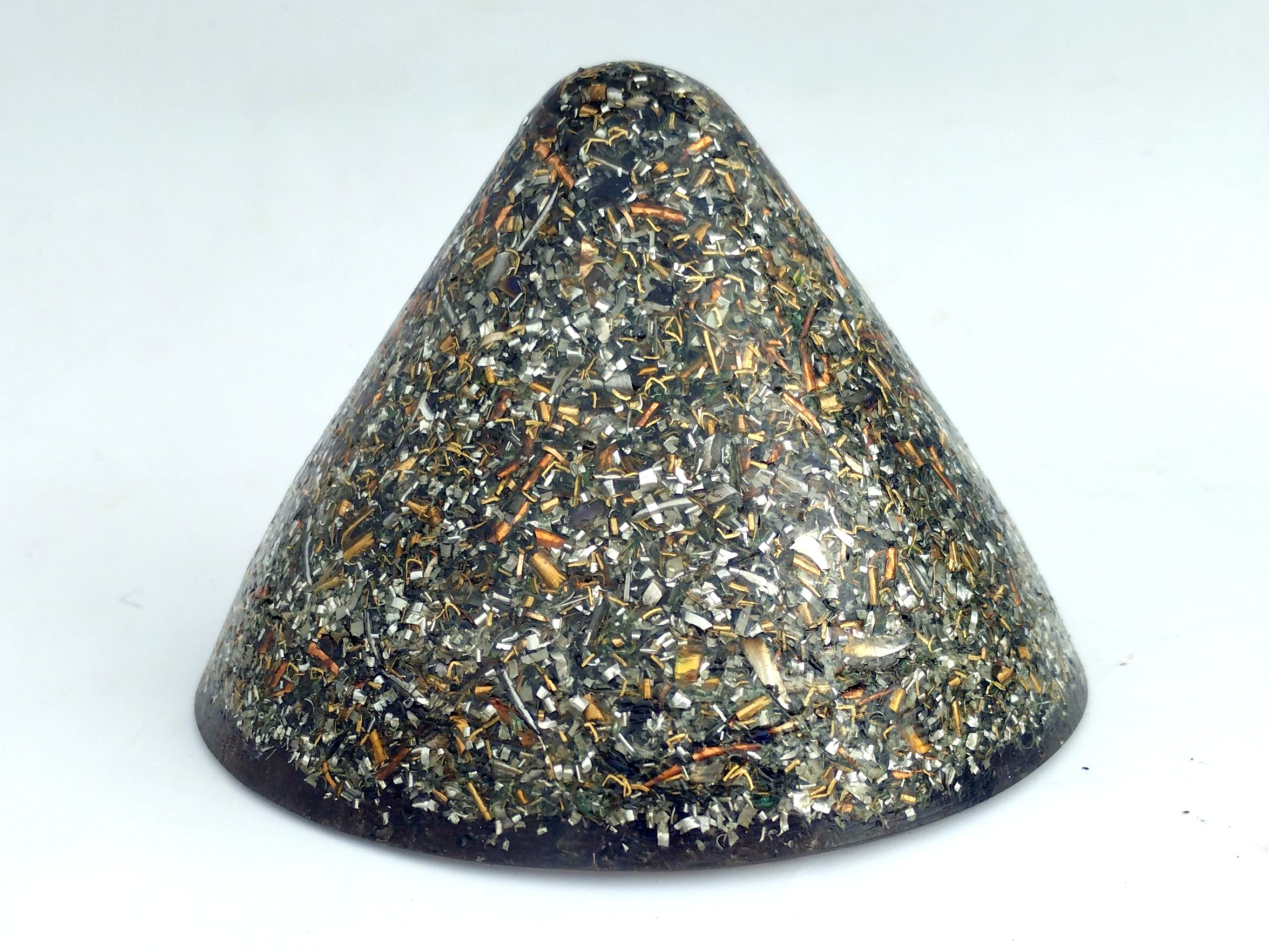 Cono de orgonita HHG holly granate