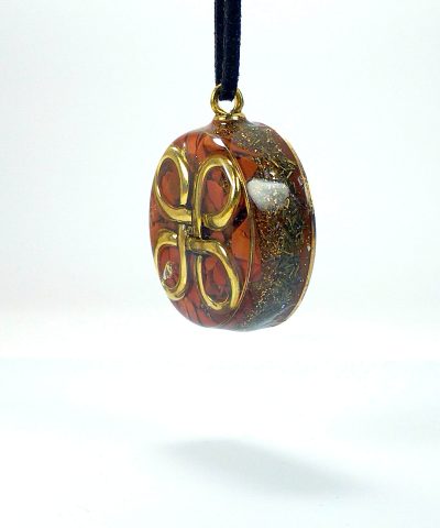 Colgante de orgonita nudo Bowen con JASPE ROJO