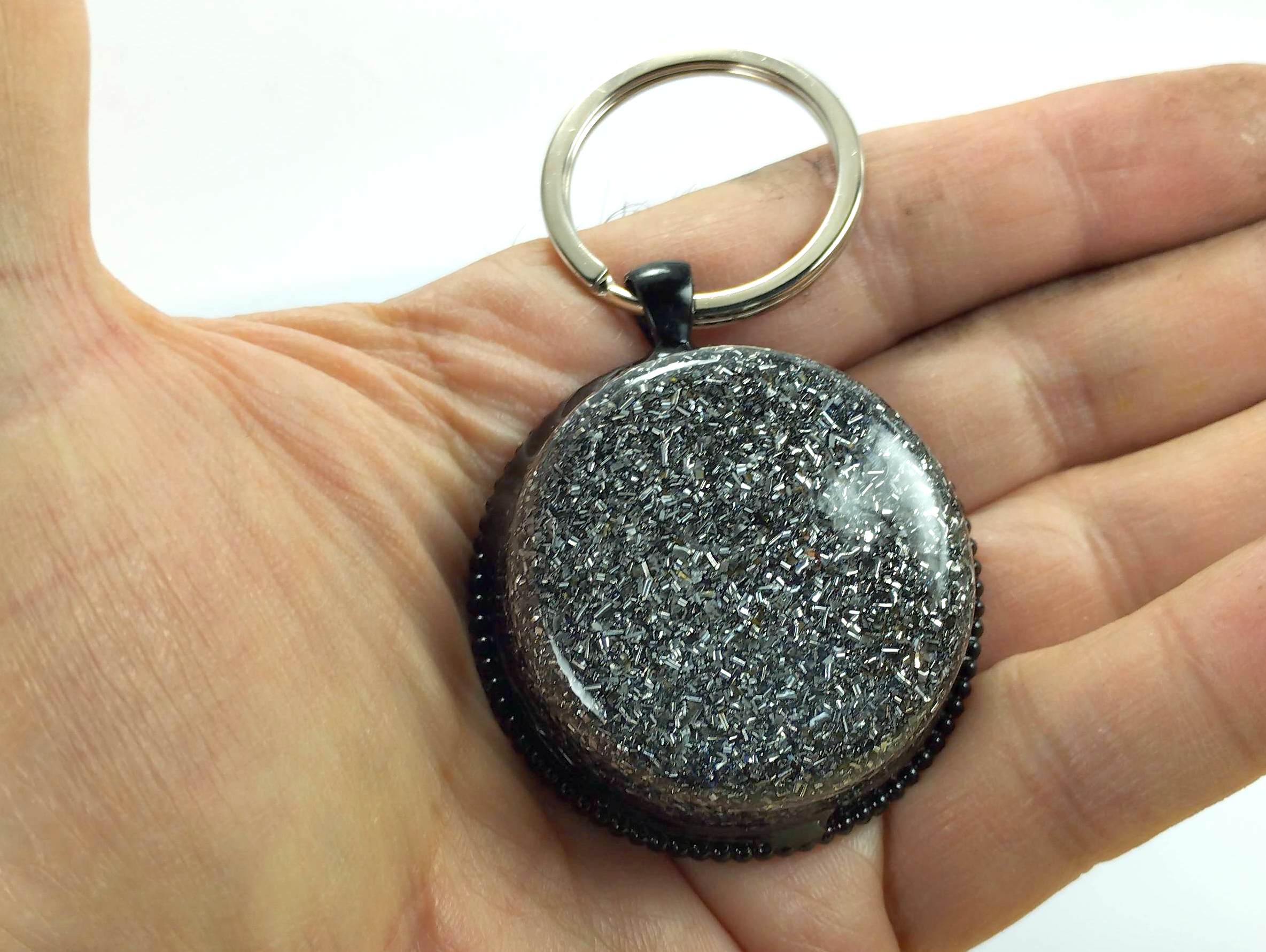 Llaveros de orgonita con TURMALINA NEGRA