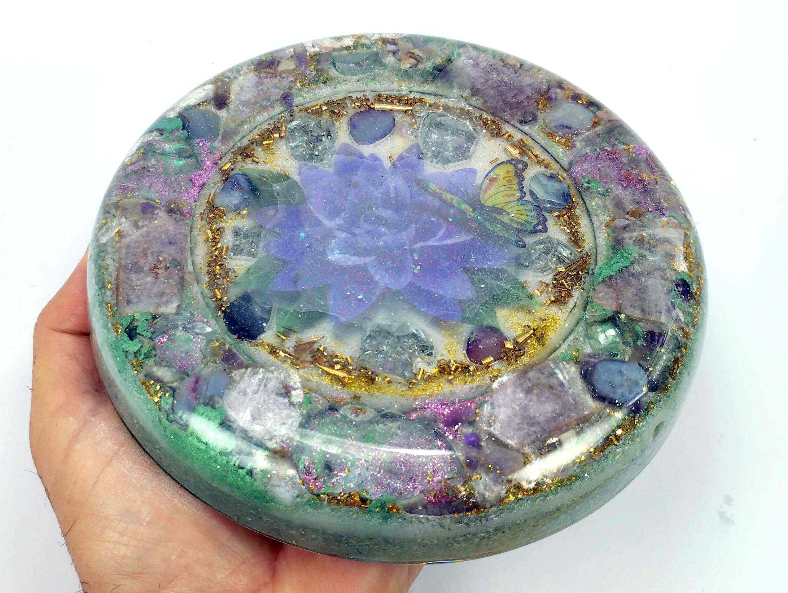 Plato de orgonita grande con rodados de ÁGATA