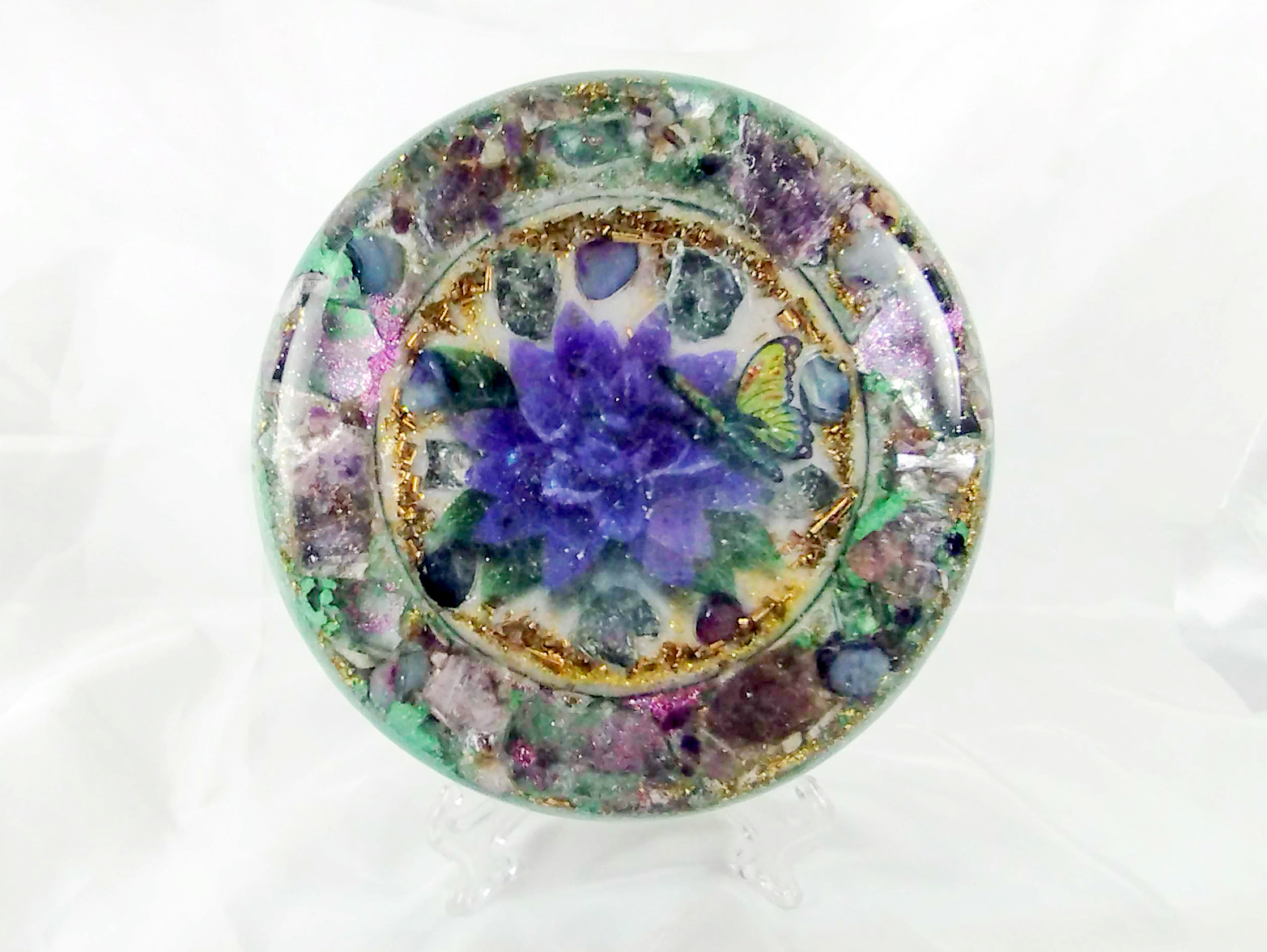 Plato de orgonita grande con rodados de ÁGATA MORADA