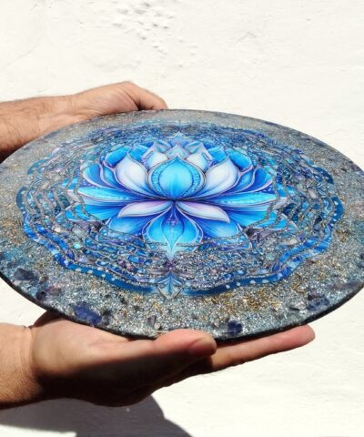 Plato de orgonita gigante Flor de Loto con SODALITA y AMATISTA