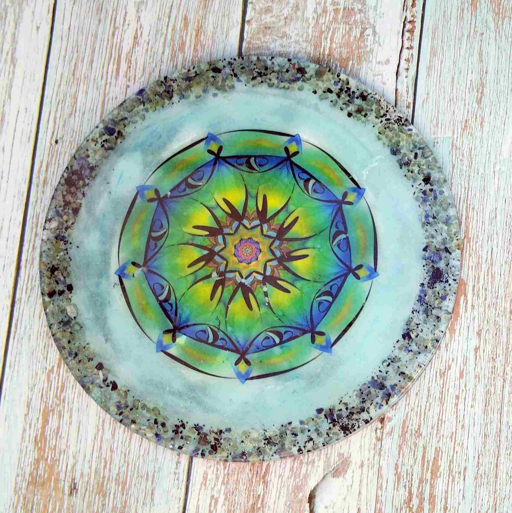 Plato de orgonita gigante mandala verde con SODALITA, PREHNITA Y TURMALINA NEGRA