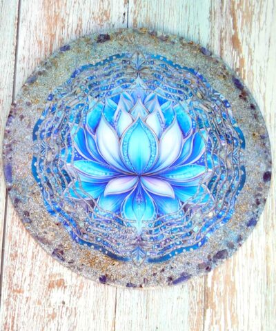 Plato de orgonita gigante Flor de Loto con SODALITA y AMATISTA