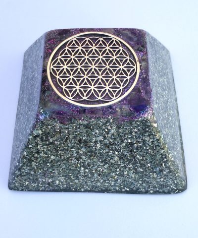 Pirámides truncadas de orgonita pura electronite piedras semipreciosas y símbolo sagrado flor de la vida